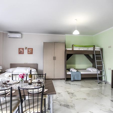 קאלאבאקה Del Sol #1 Meteora Luxurious Family Suites מראה חיצוני תמונה